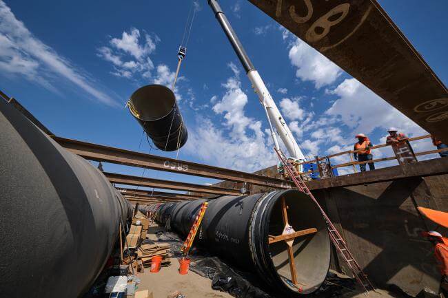 Earthquake-resistant ductile iron pipe section (Image courtesy of the Metropolitan Water District of Southern California)